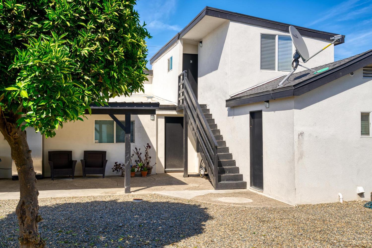 1432 Page Ct, Modesto, CA 95354