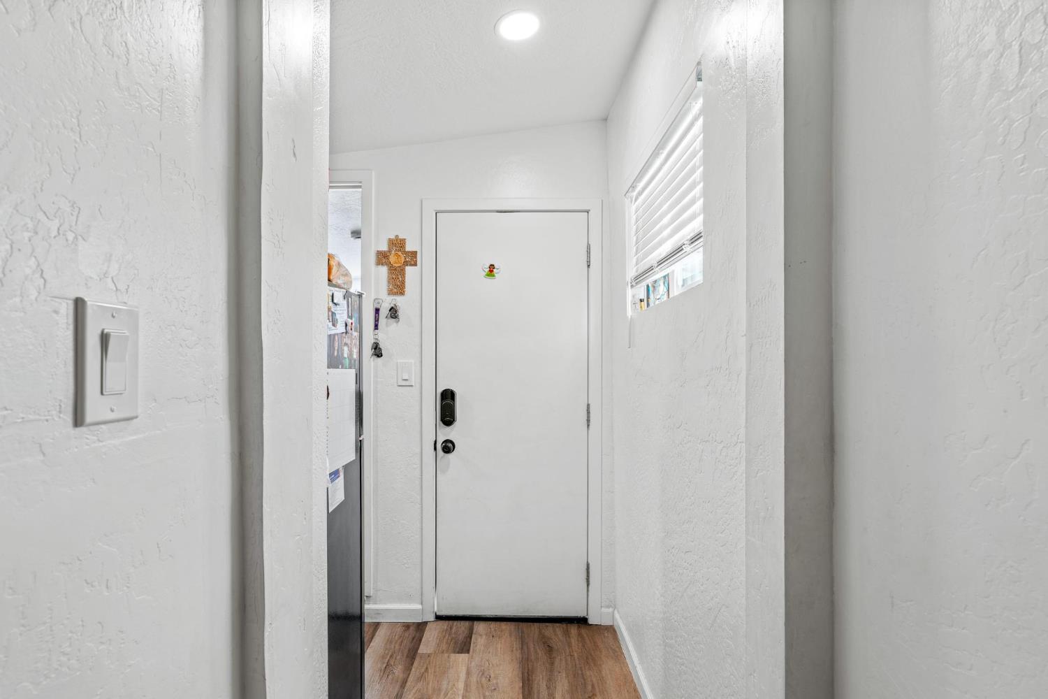 1432 Page Ct, Modesto, CA 95354