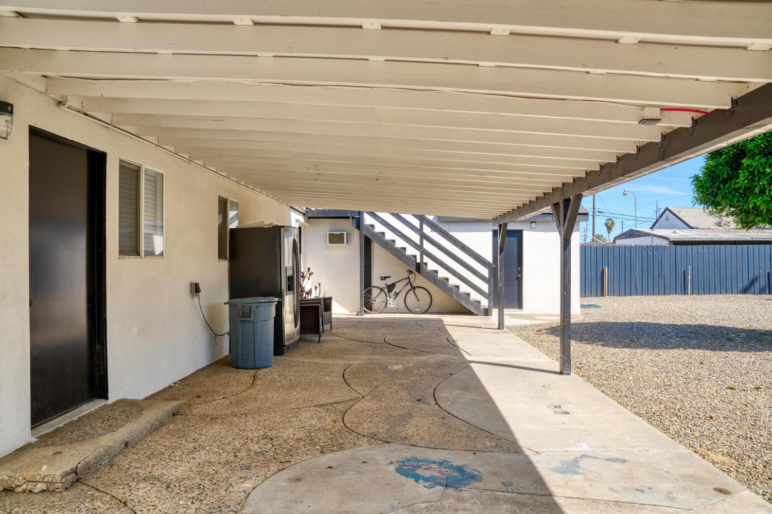 1432 Page Ct, Modesto, CA 95354