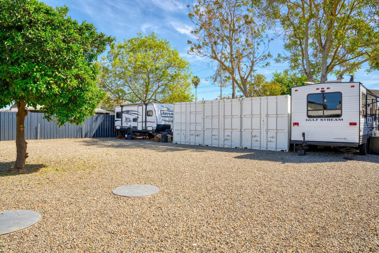 1432 Page Ct, Modesto, CA 95354