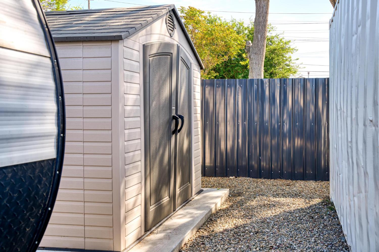 1432 Page Ct, Modesto, CA 95354