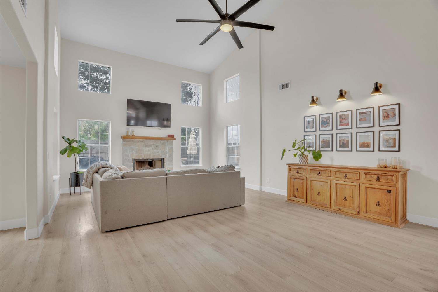 710 Vermeulen Dr, Ripon, CA 95366