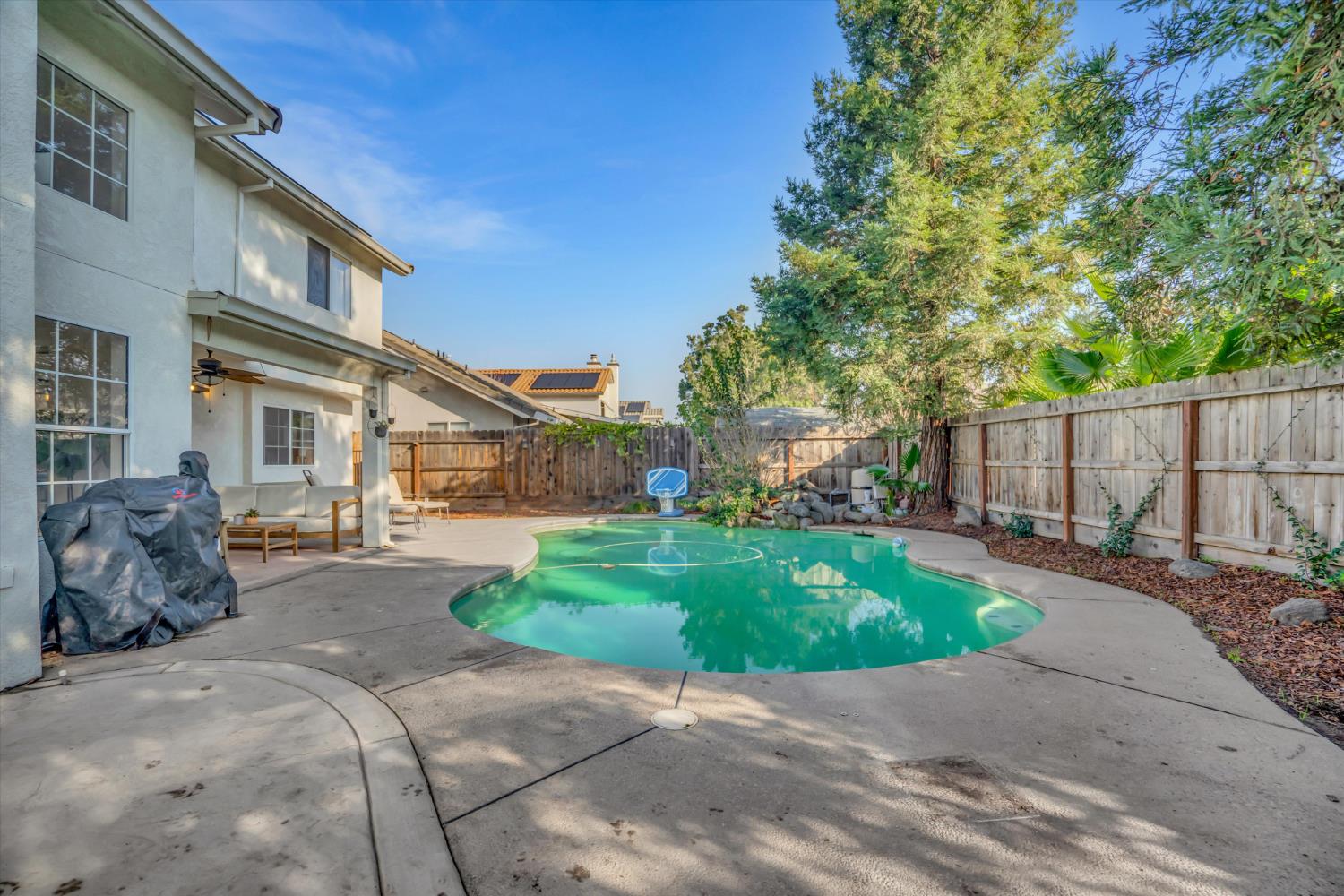 710 Vermeulen Dr, Ripon, CA 95366