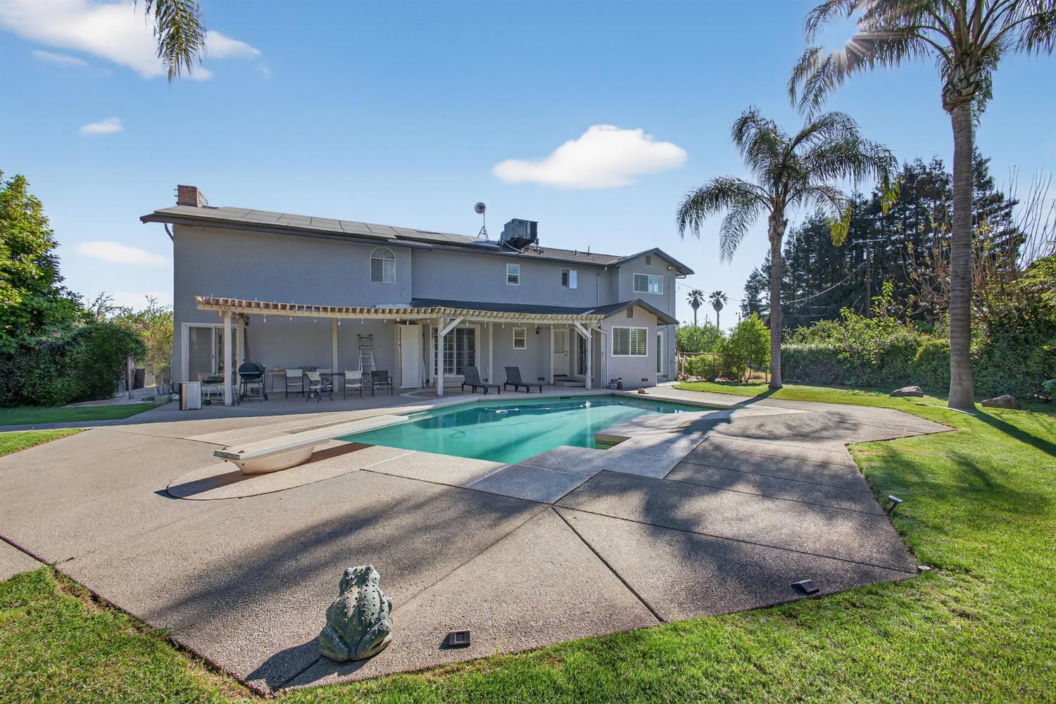 19195 Dahlin Rd, Escalon, CA 95320