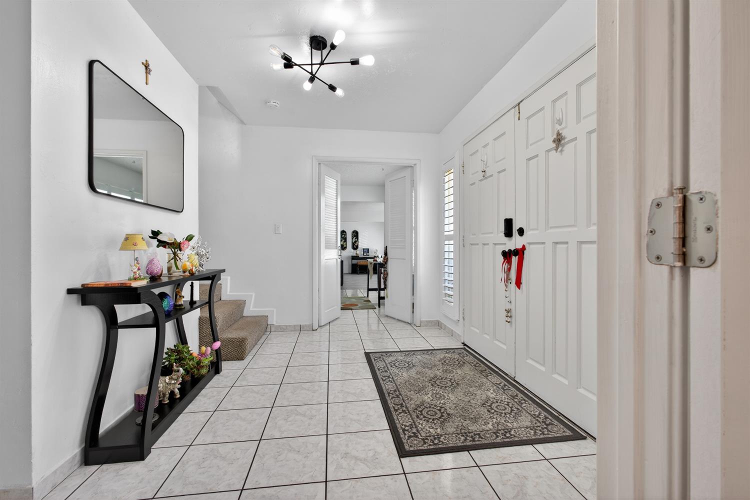 19195 Dahlin Rd, Escalon, CA 95320