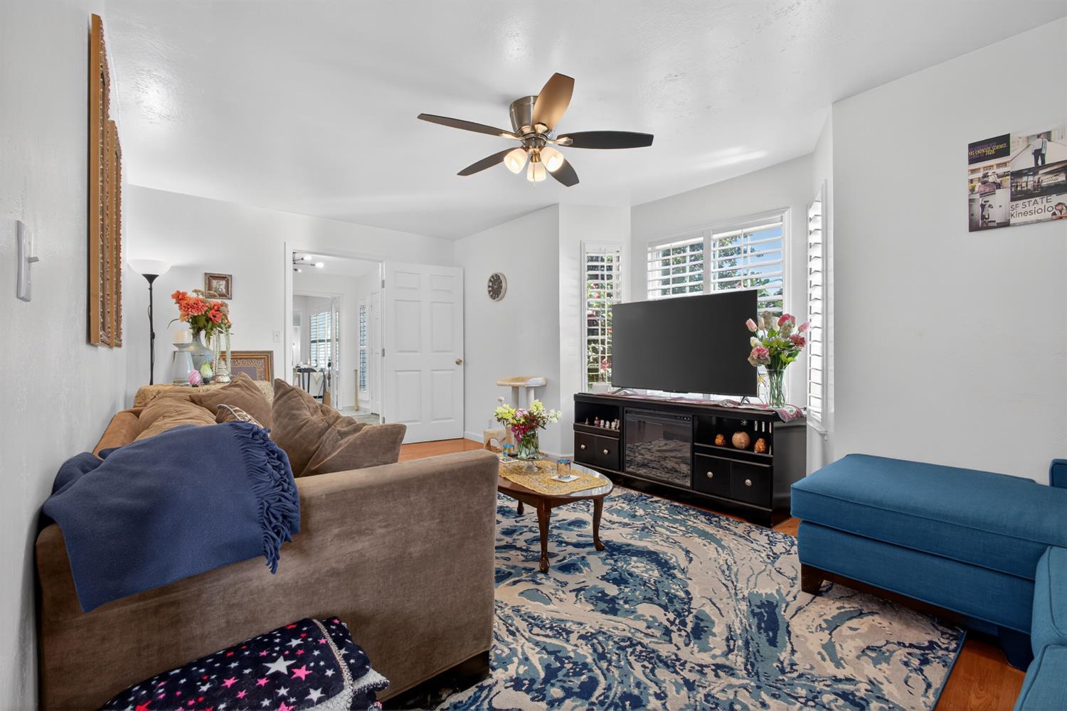 19195 Dahlin Rd, Escalon, CA 95320