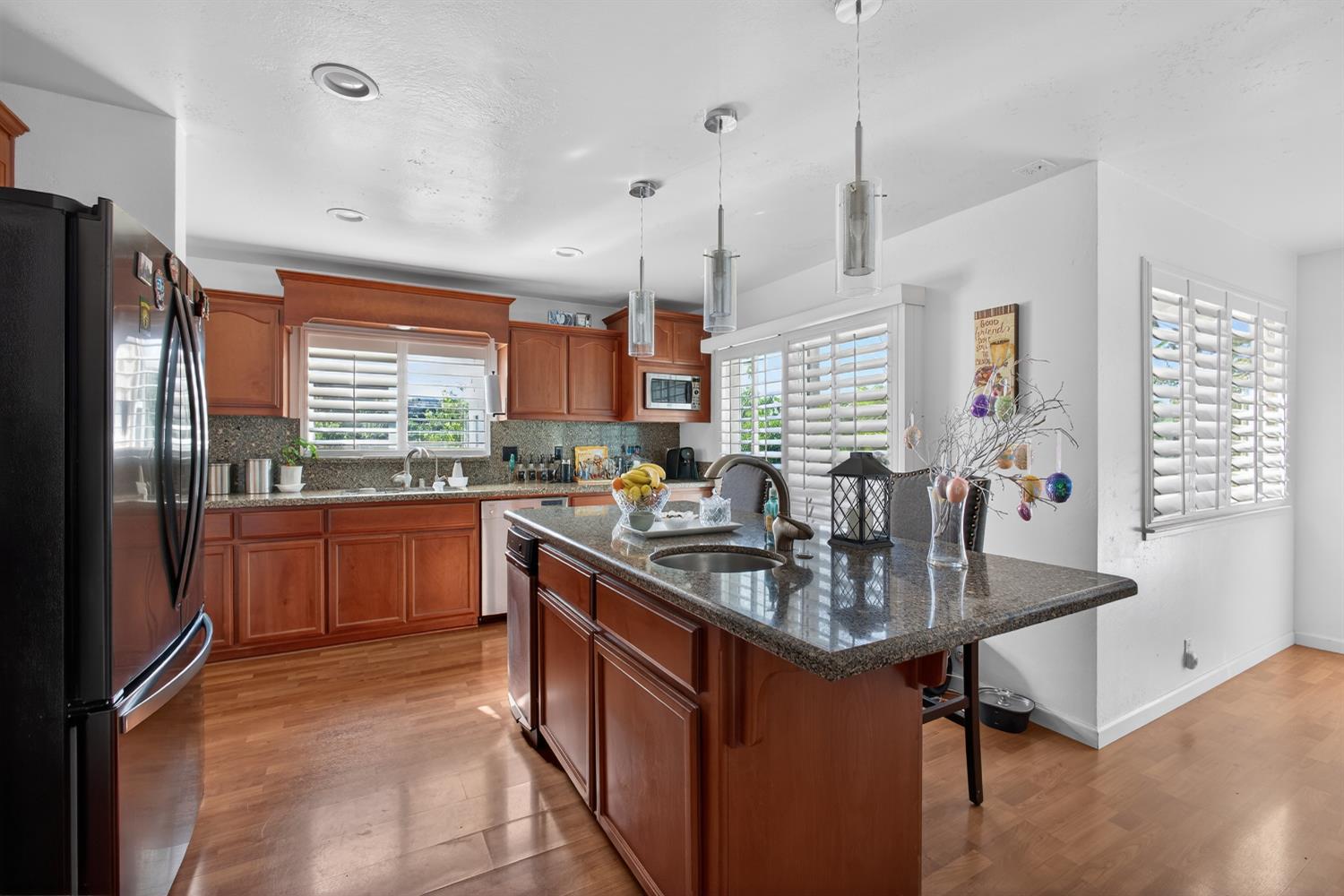 19195 Dahlin Rd, Escalon, CA 95320