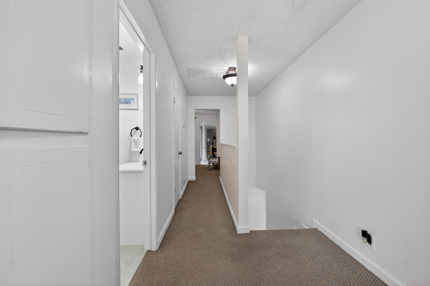 19195 Dahlin Rd, Escalon, CA 95320