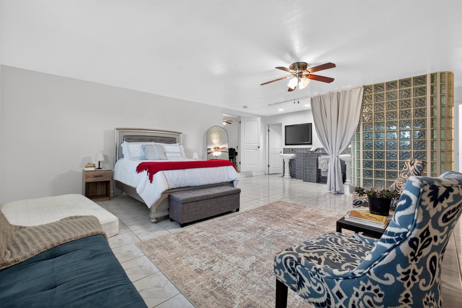 19195 Dahlin Rd, Escalon, CA 95320