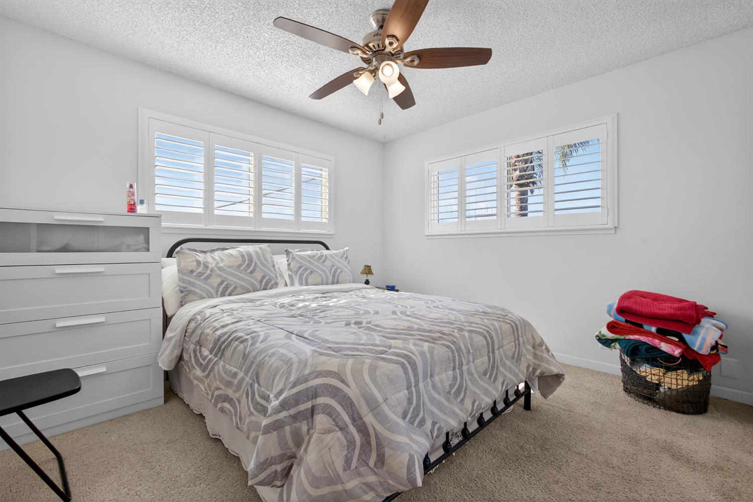 19195 Dahlin Rd, Escalon, CA 95320