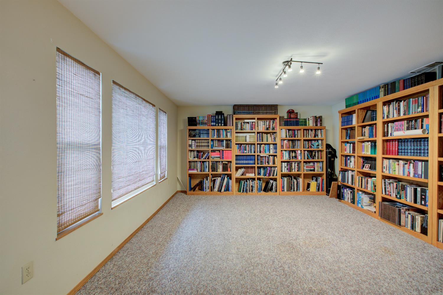 974 San Miguel Pl, Manteca, CA 95336