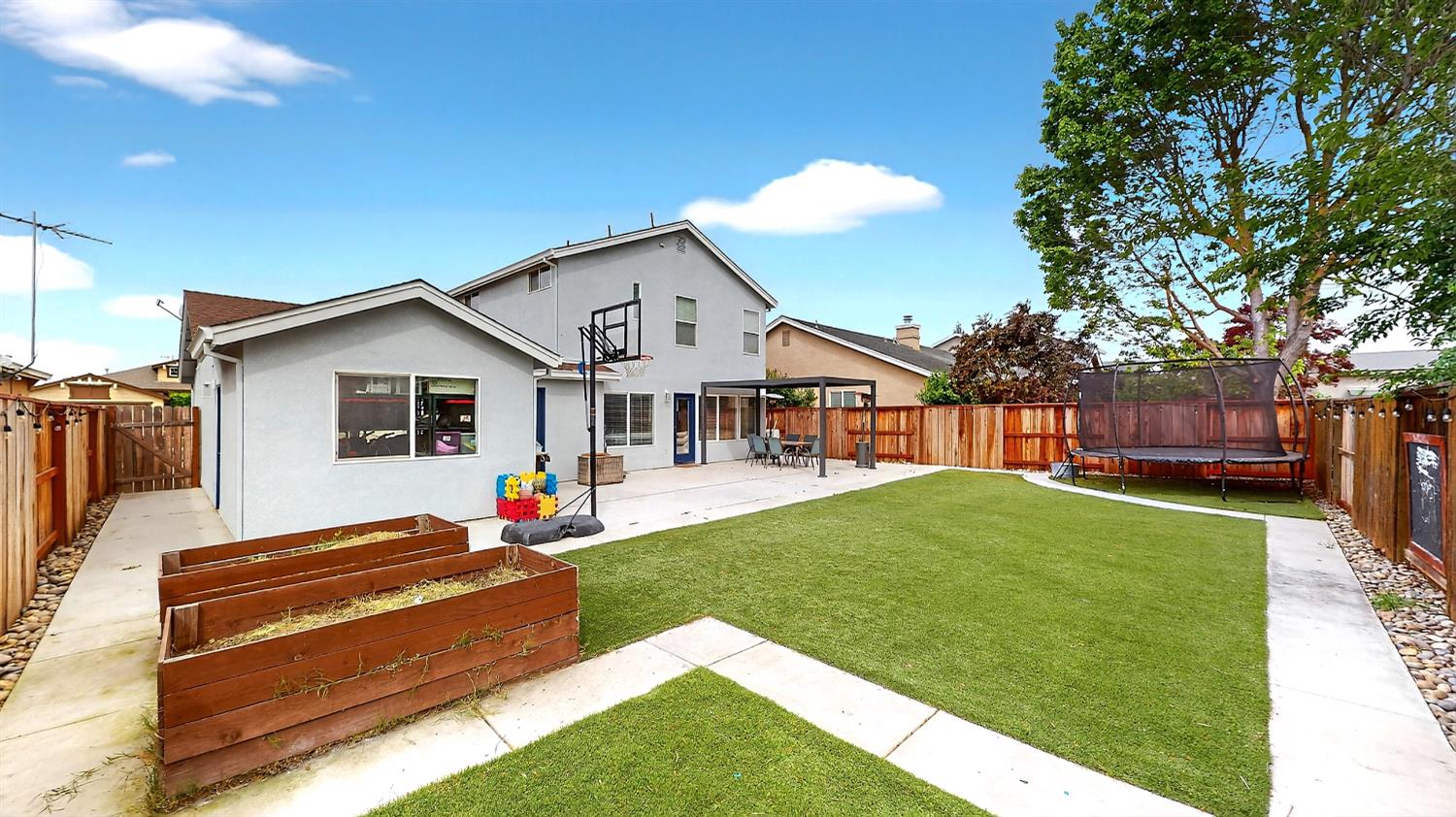 4224 Mount Pleasant Dr, Modesto, CA 95357