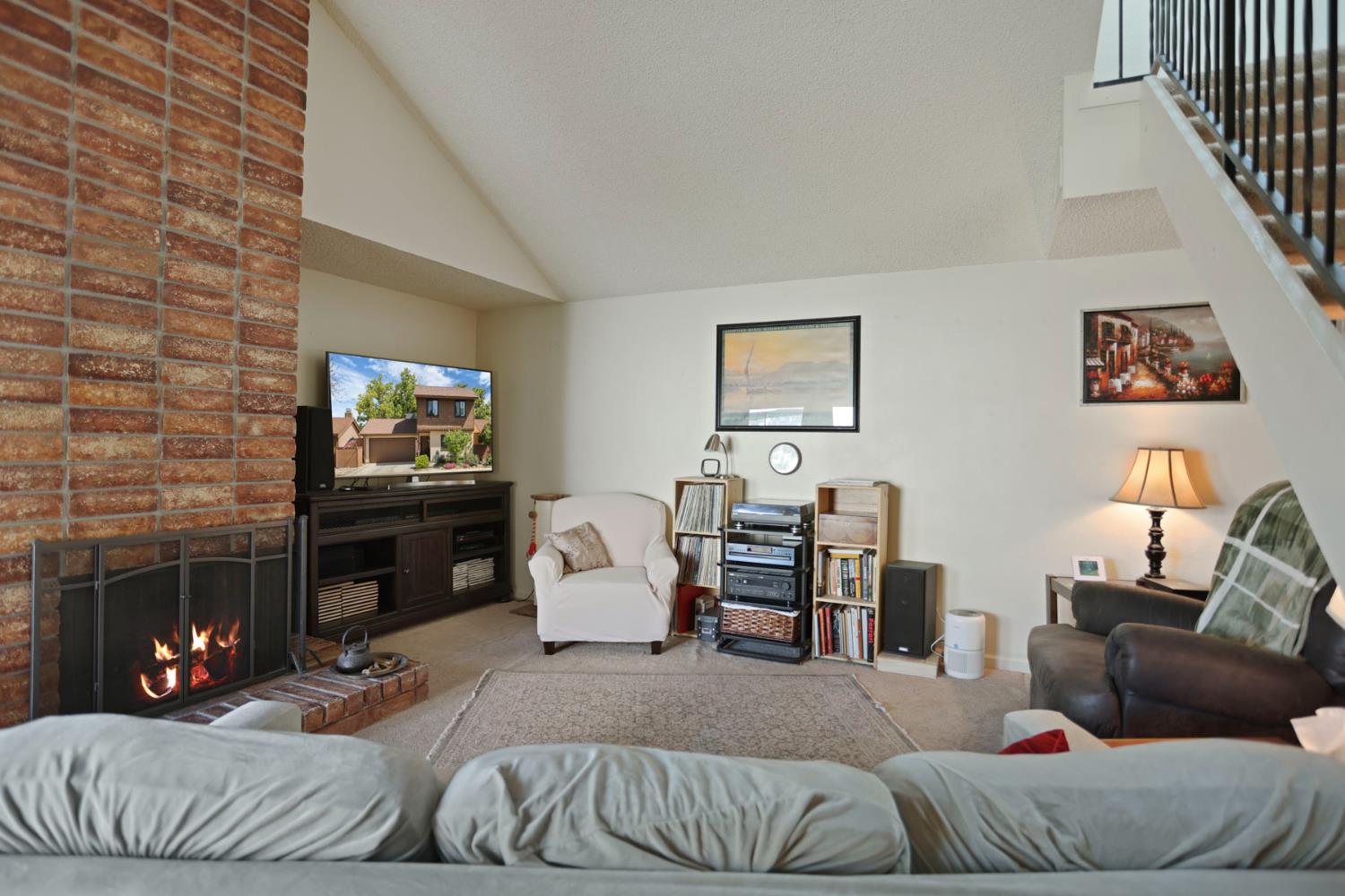 604 Edgebrook Ct, Modesto, CA 95354