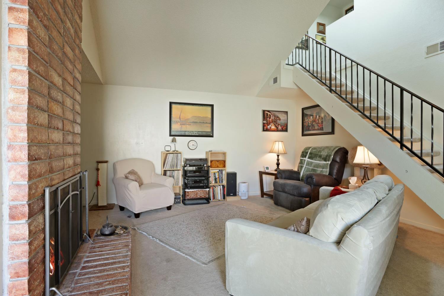 604 Edgebrook Ct, Modesto, CA 95354