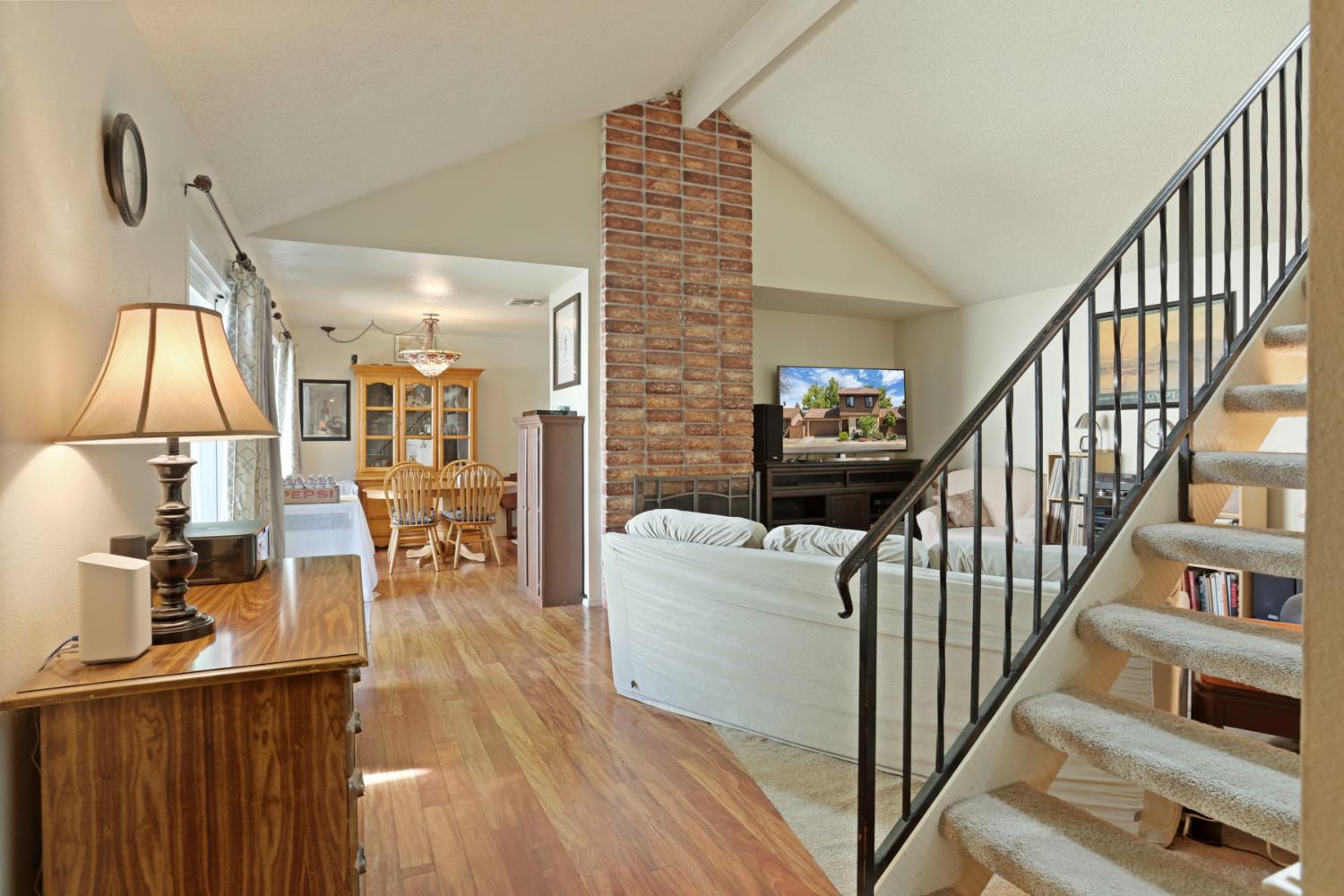 604 Edgebrook Ct, Modesto, CA 95354