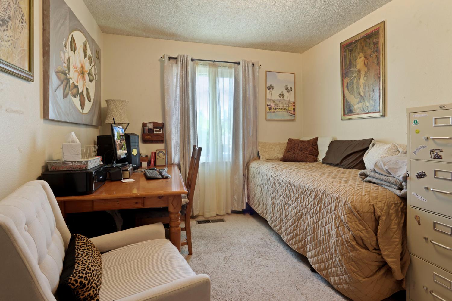 604 Edgebrook Ct, Modesto, CA 95354