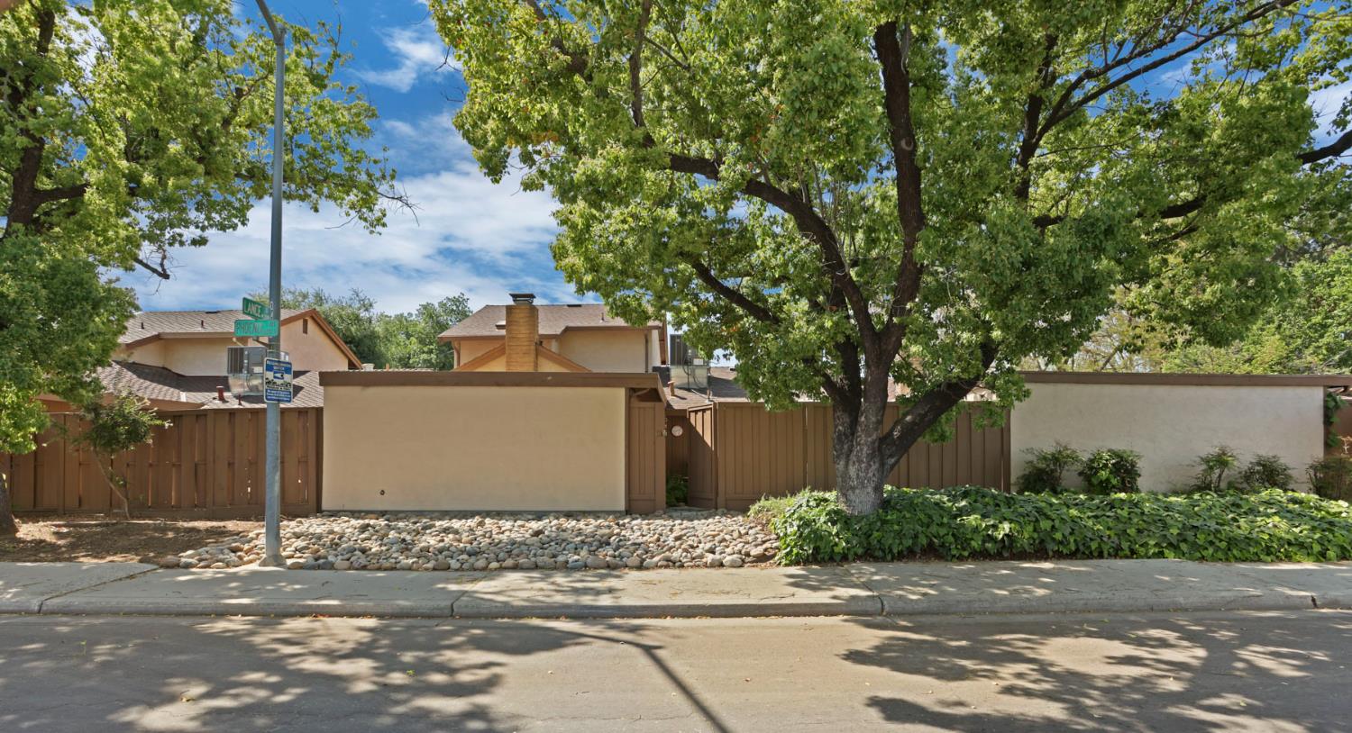 604 Edgebrook Ct, Modesto, CA 95354