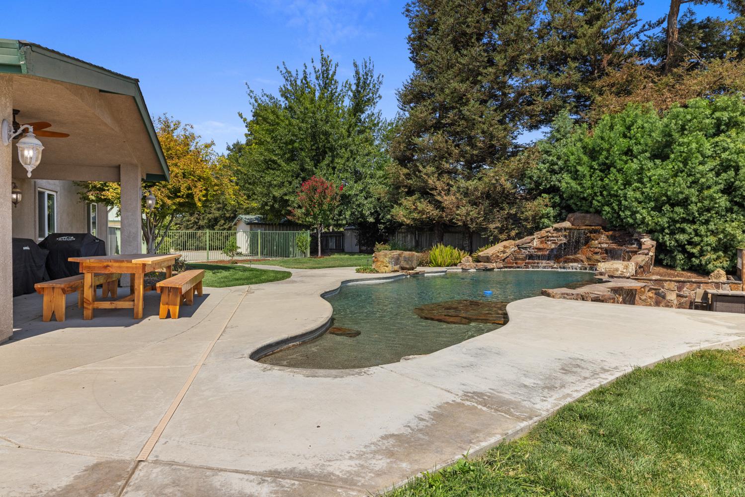 8300 Jantzen Rd, Modesto, CA 95357