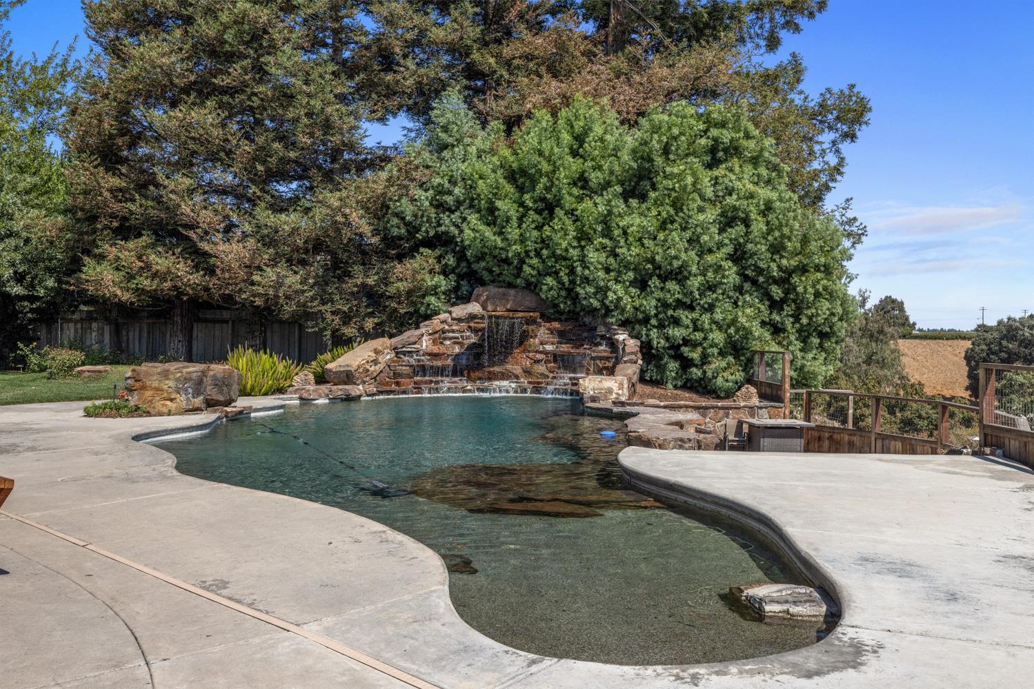 8300 Jantzen Rd, Modesto, CA 95357