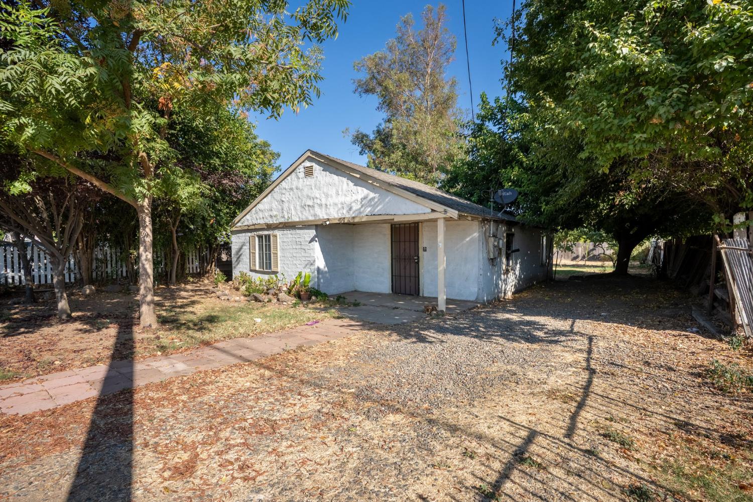 3743 California Ave, Riverbank, CA 95367