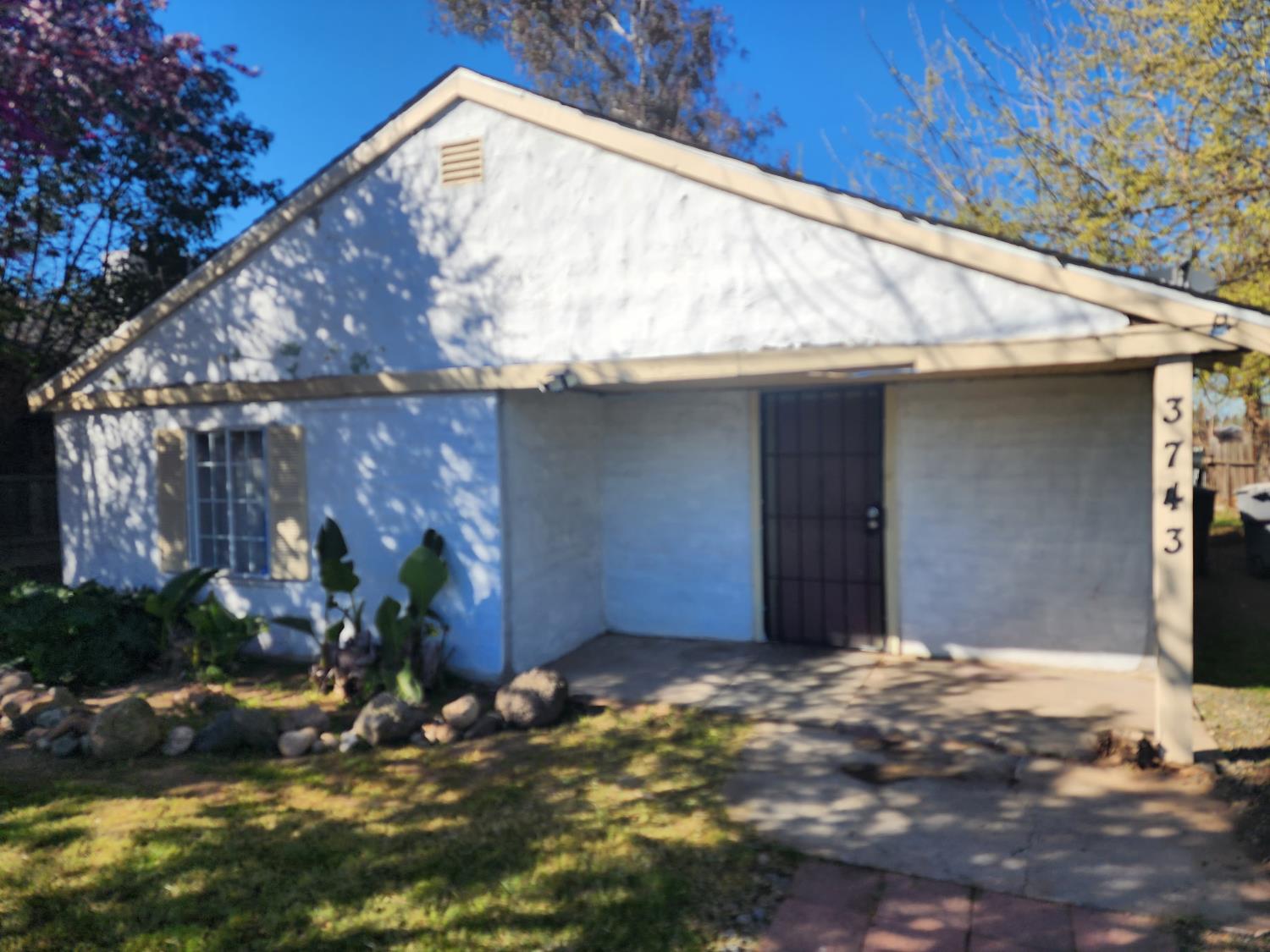 3743 California Ave, Riverbank, CA 95367