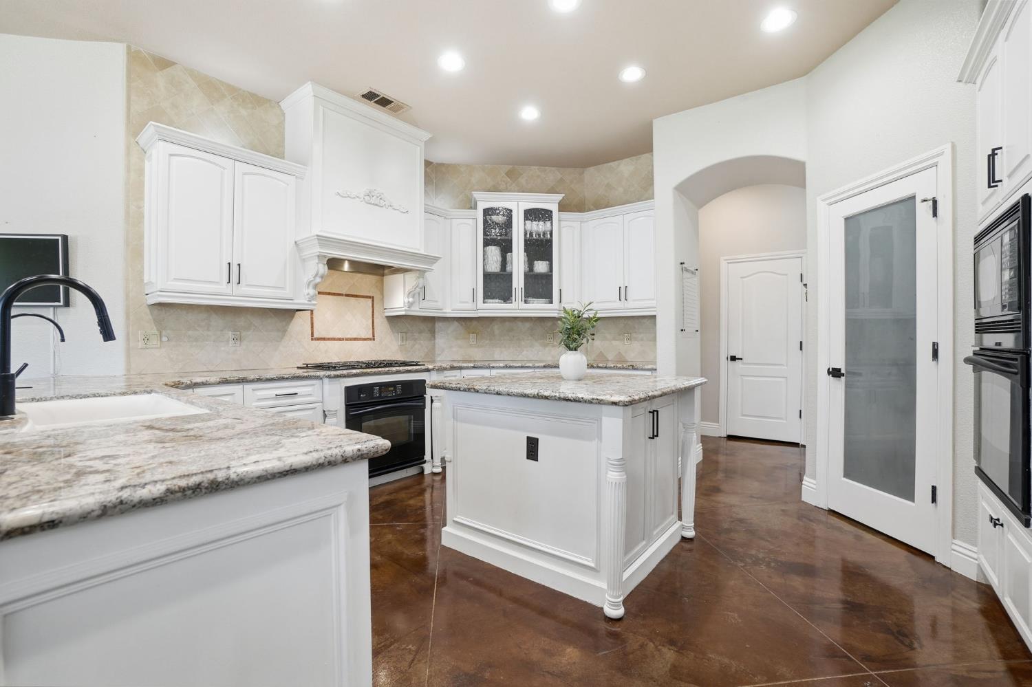 10749 Amerine Ln, Oakdale, CA 95361