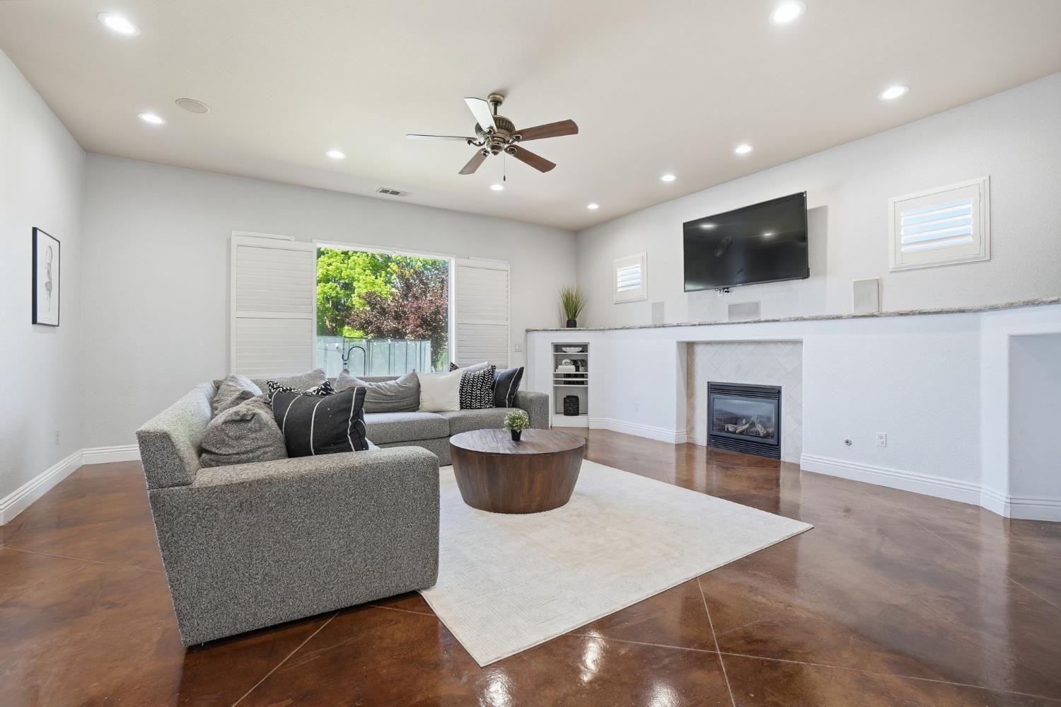 10749 Amerine Ln, Oakdale, CA 95361