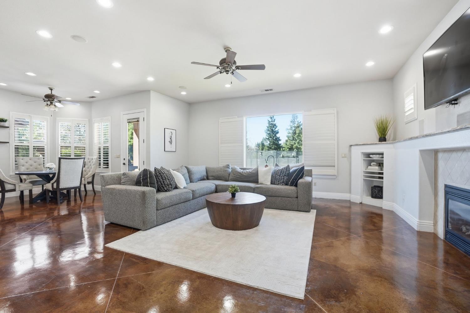 10749 Amerine Ln, Oakdale, CA 95361