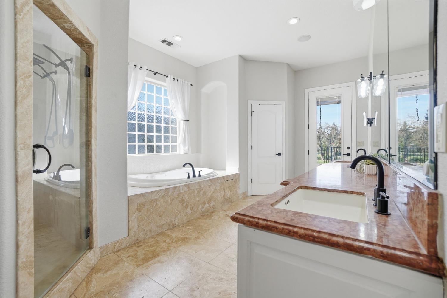 10749 Amerine Ln, Oakdale, CA 95361