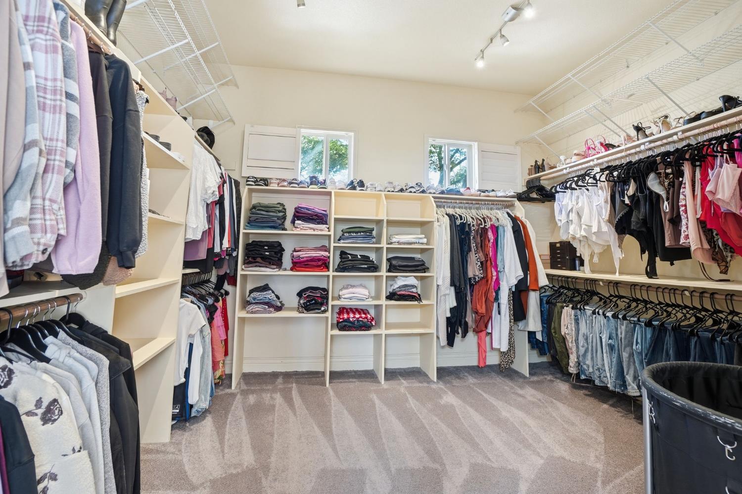 10749 Amerine Ln, Oakdale, CA 95361