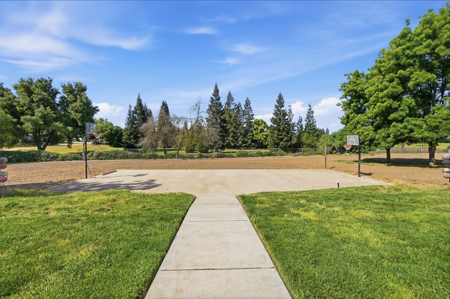 10749 Amerine Ln, Oakdale, CA 95361