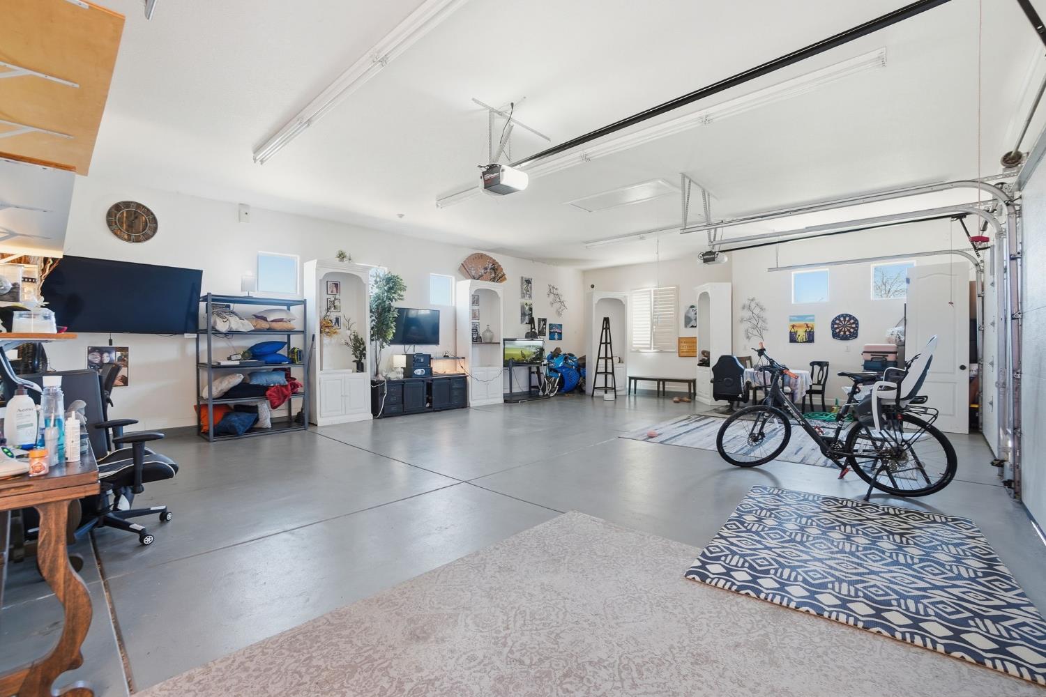 10749 Amerine Ln, Oakdale, CA 95361