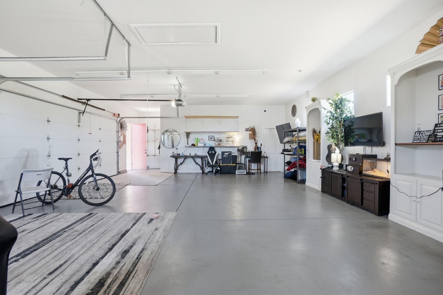 10749 Amerine Ln, Oakdale, CA 95361