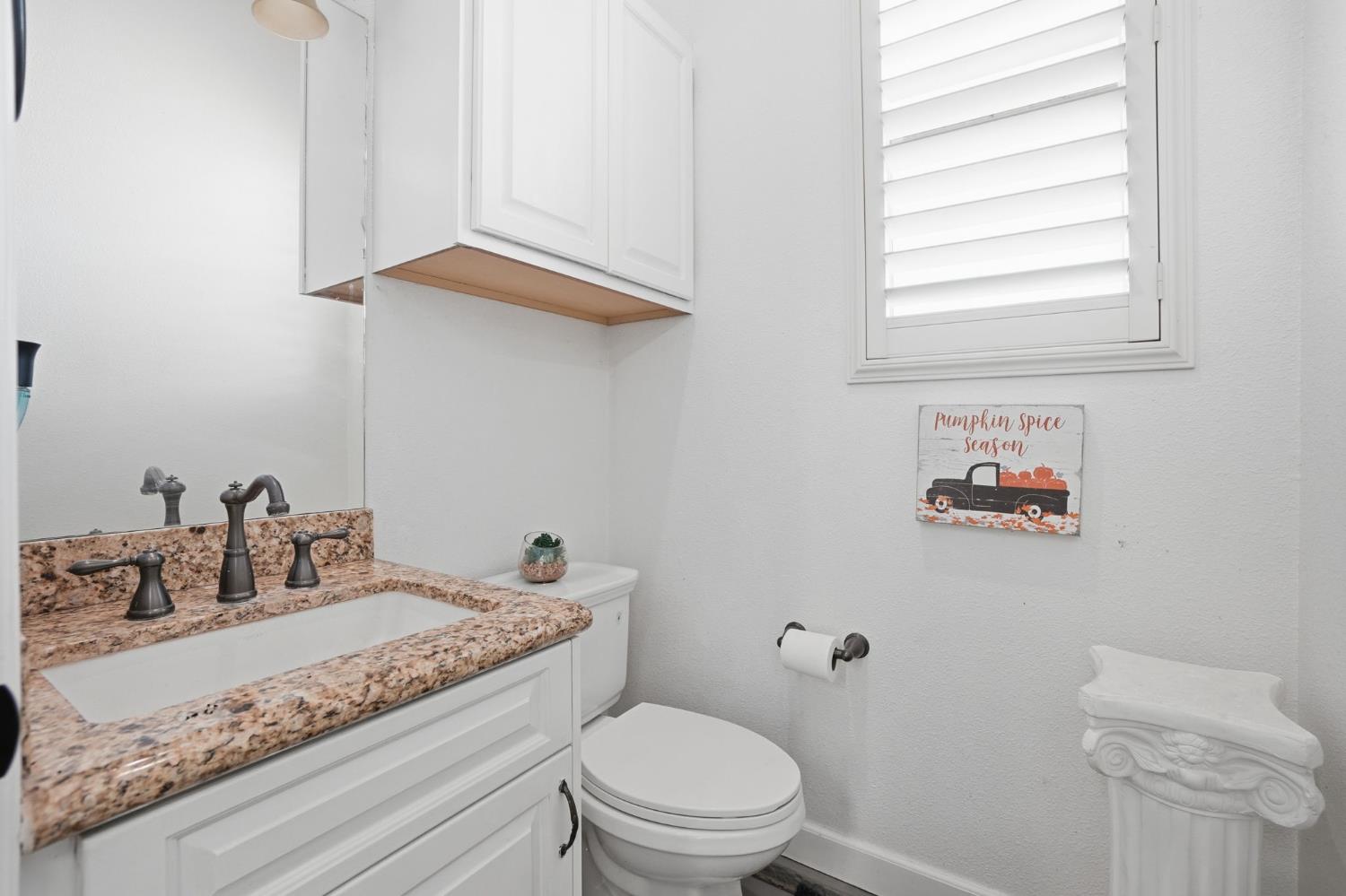 10749 Amerine Ln, Oakdale, CA 95361