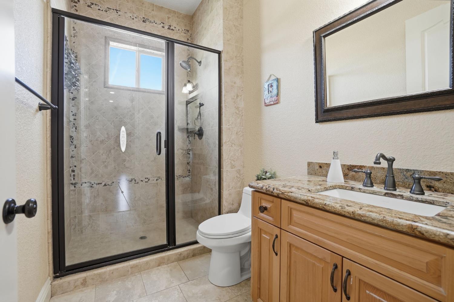 10749 Amerine Ln, Oakdale, CA 95361