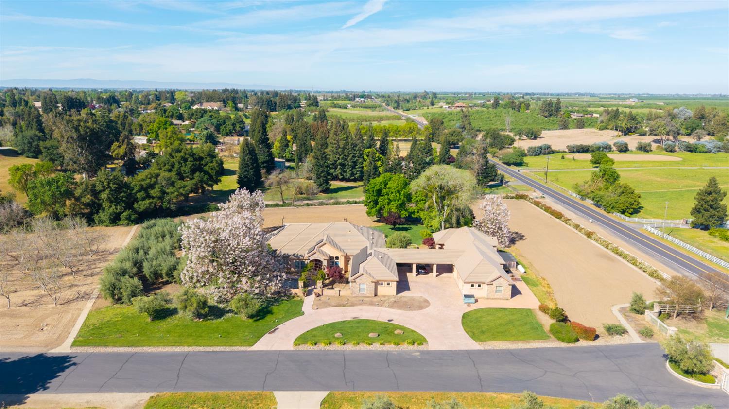 10749 Amerine Ln, Oakdale, CA 95361