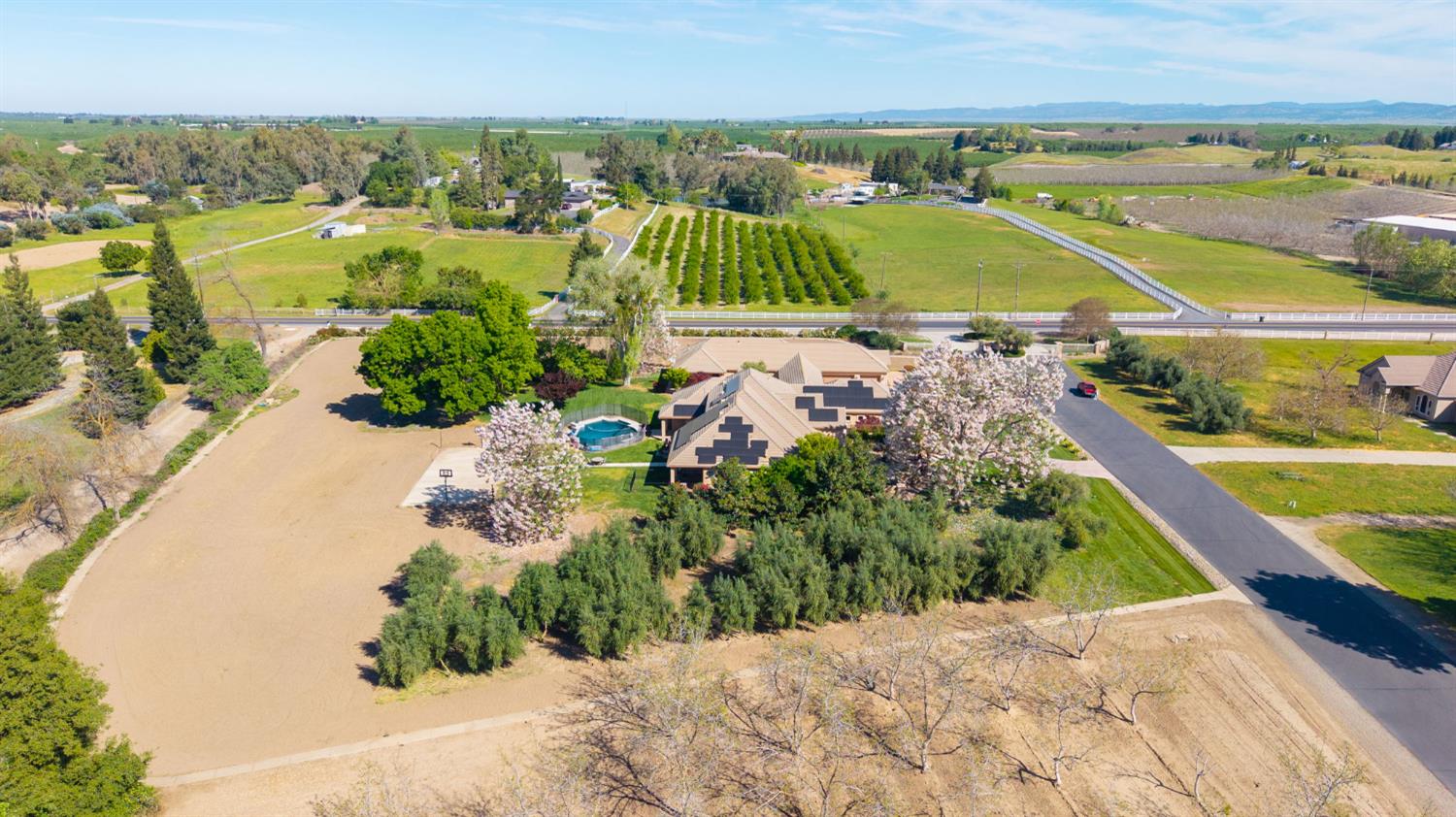 10749 Amerine Ln, Oakdale, CA 95361