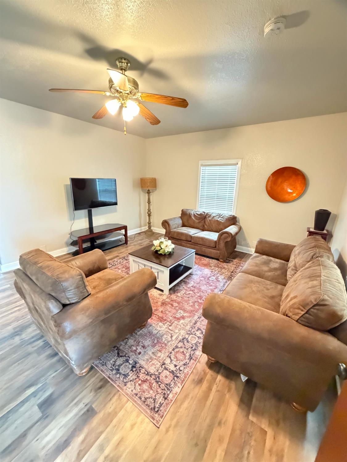 670 Mitchell Ave, Turlock, CA 95380