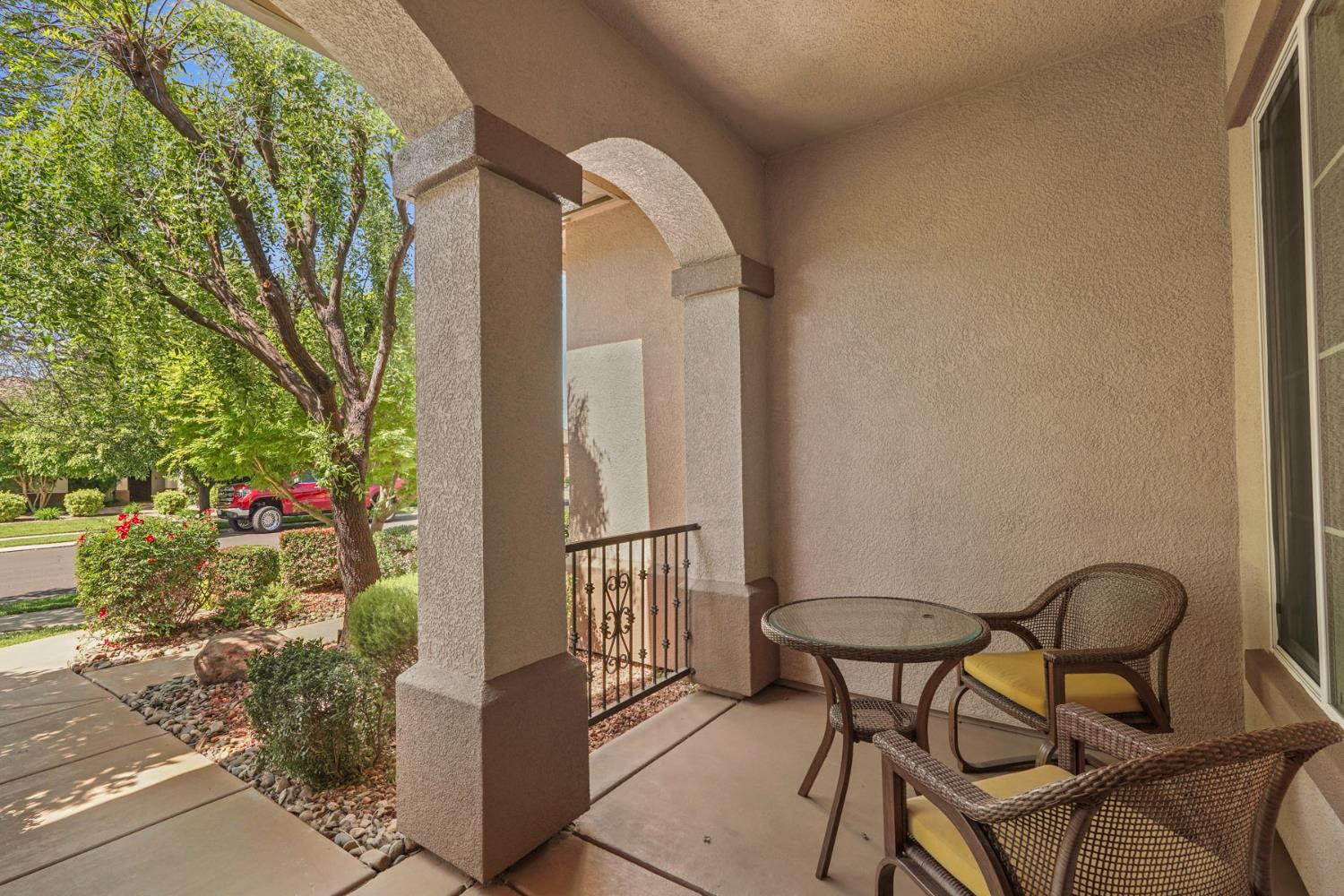 1288 Maple Valley St, Manteca, CA 95336