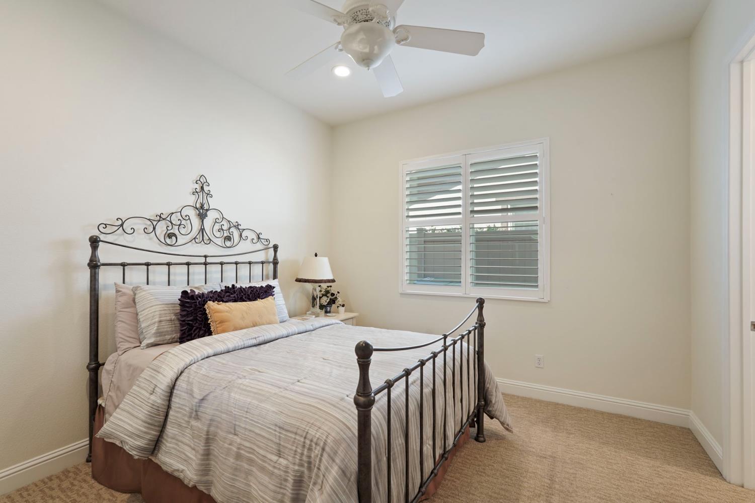 1288 Maple Valley St, Manteca, CA 95336