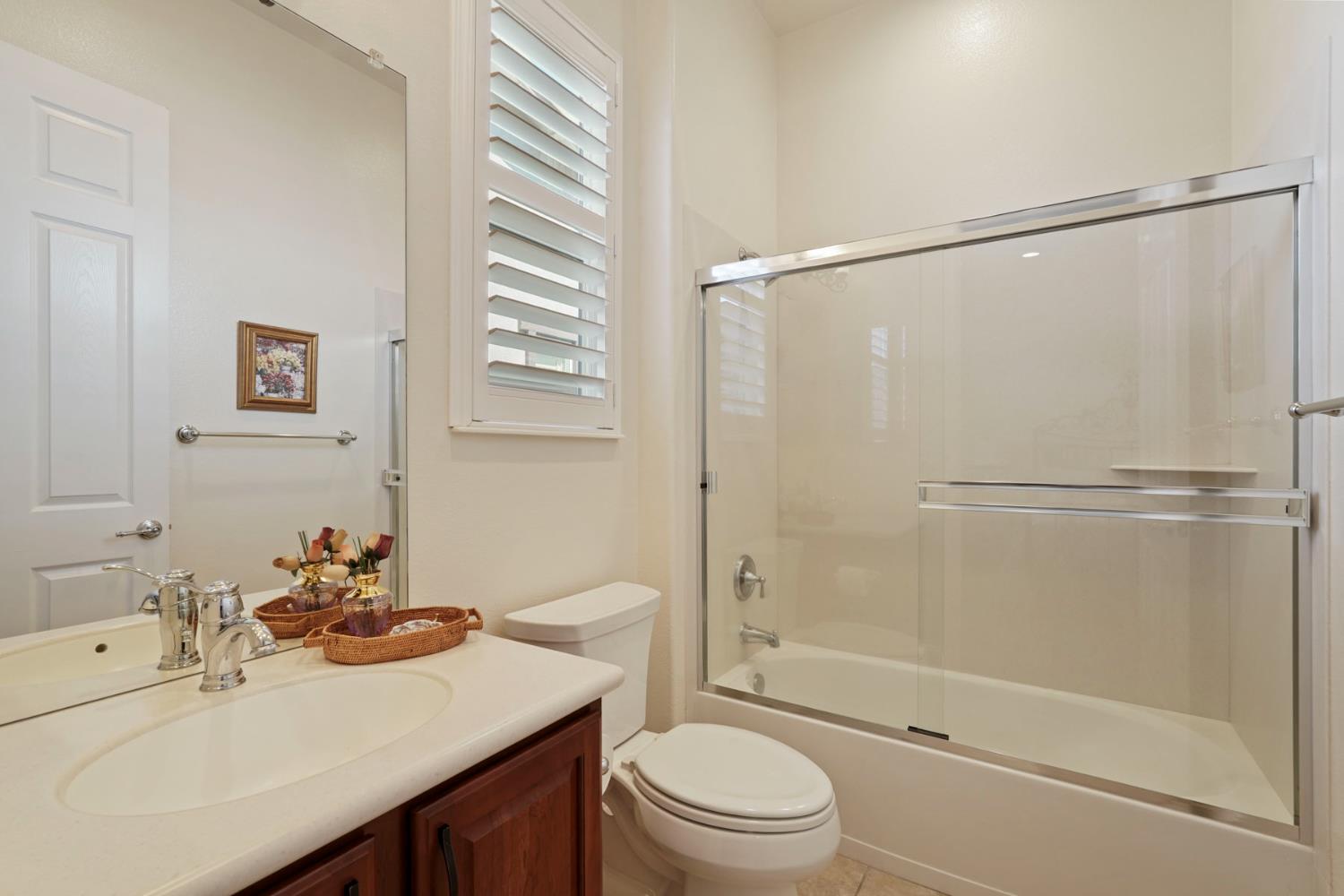 1288 Maple Valley St, Manteca, CA 95336