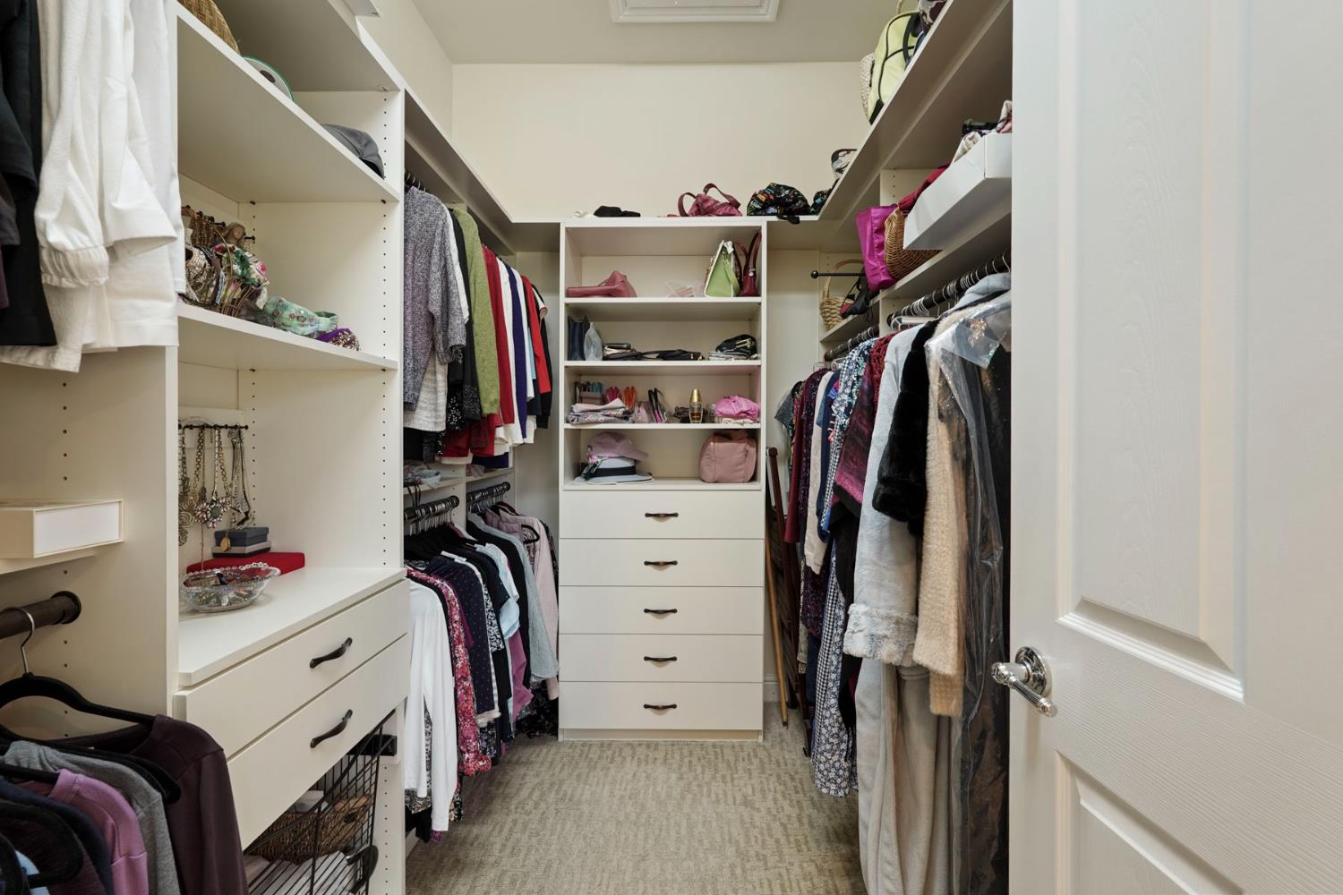 1288 Maple Valley St, Manteca, CA 95336