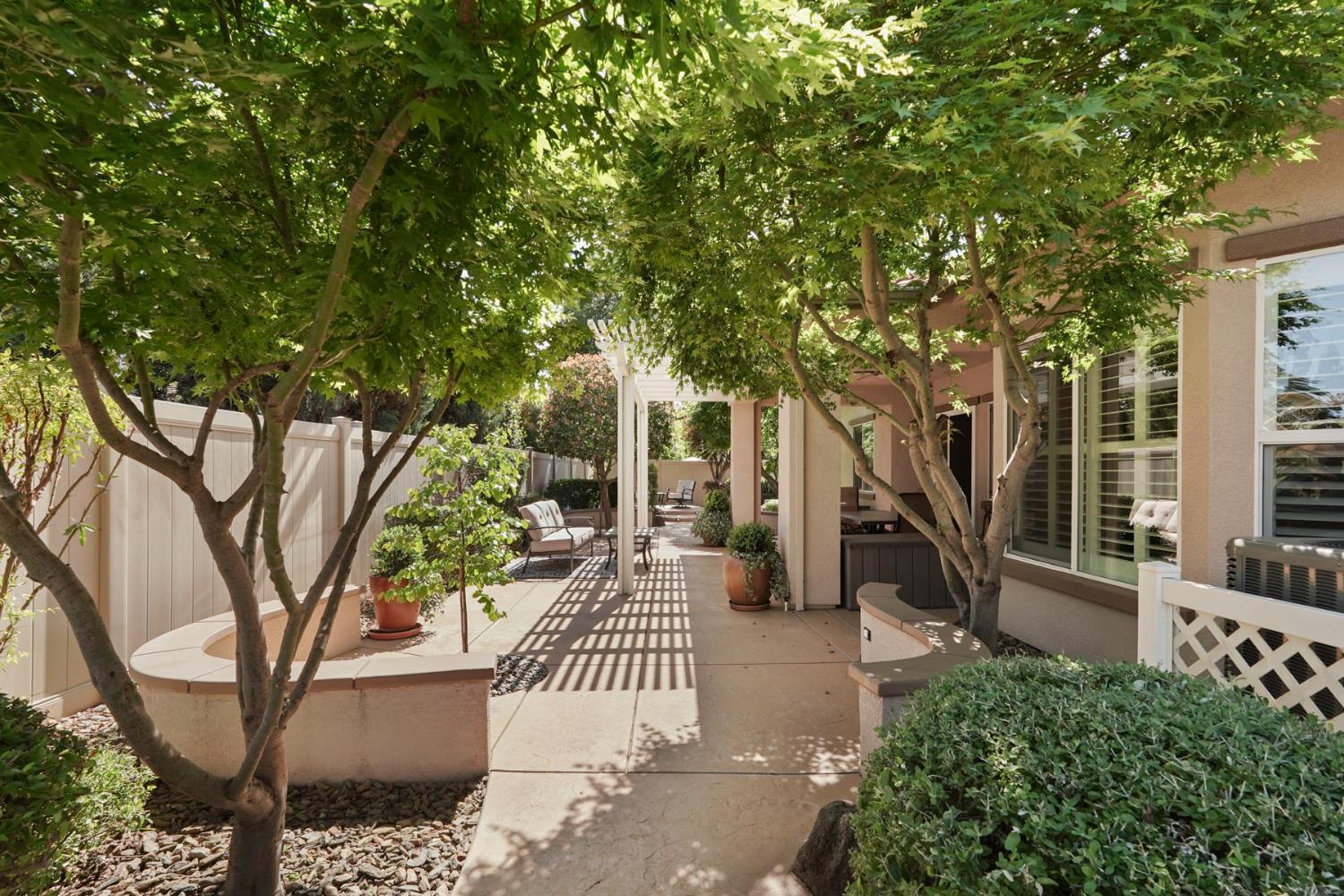 1288 Maple Valley St, Manteca, CA 95336