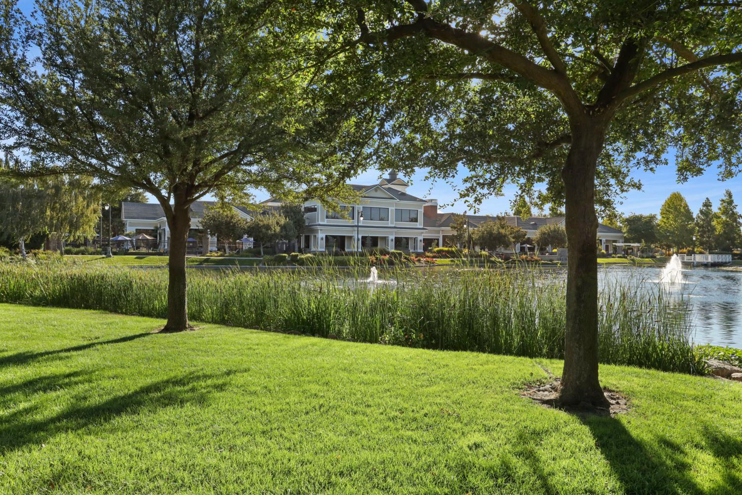 1288 Maple Valley St, Manteca, CA 95336