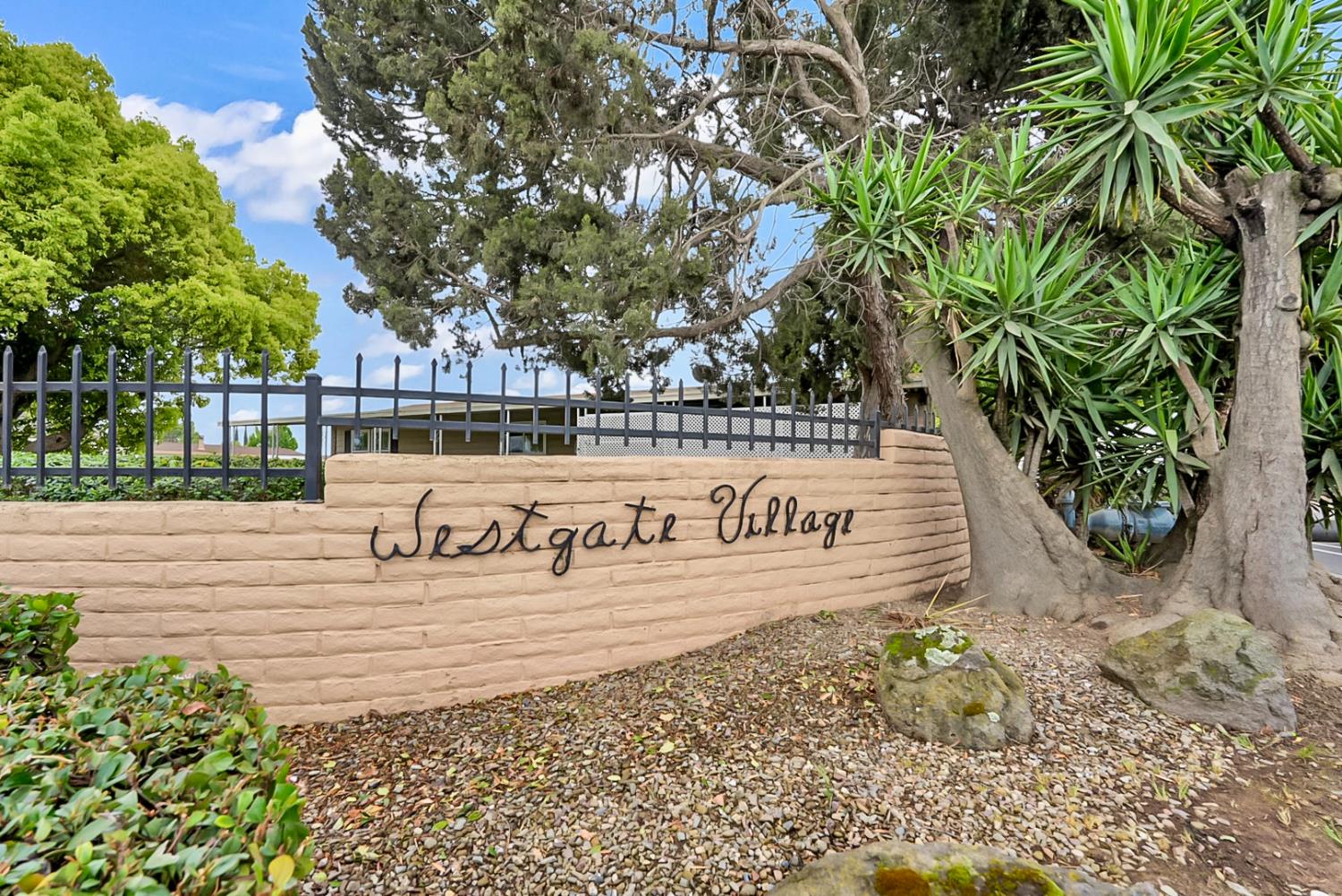 1200 S Carpenter Rd #144, Modesto, CA 95351