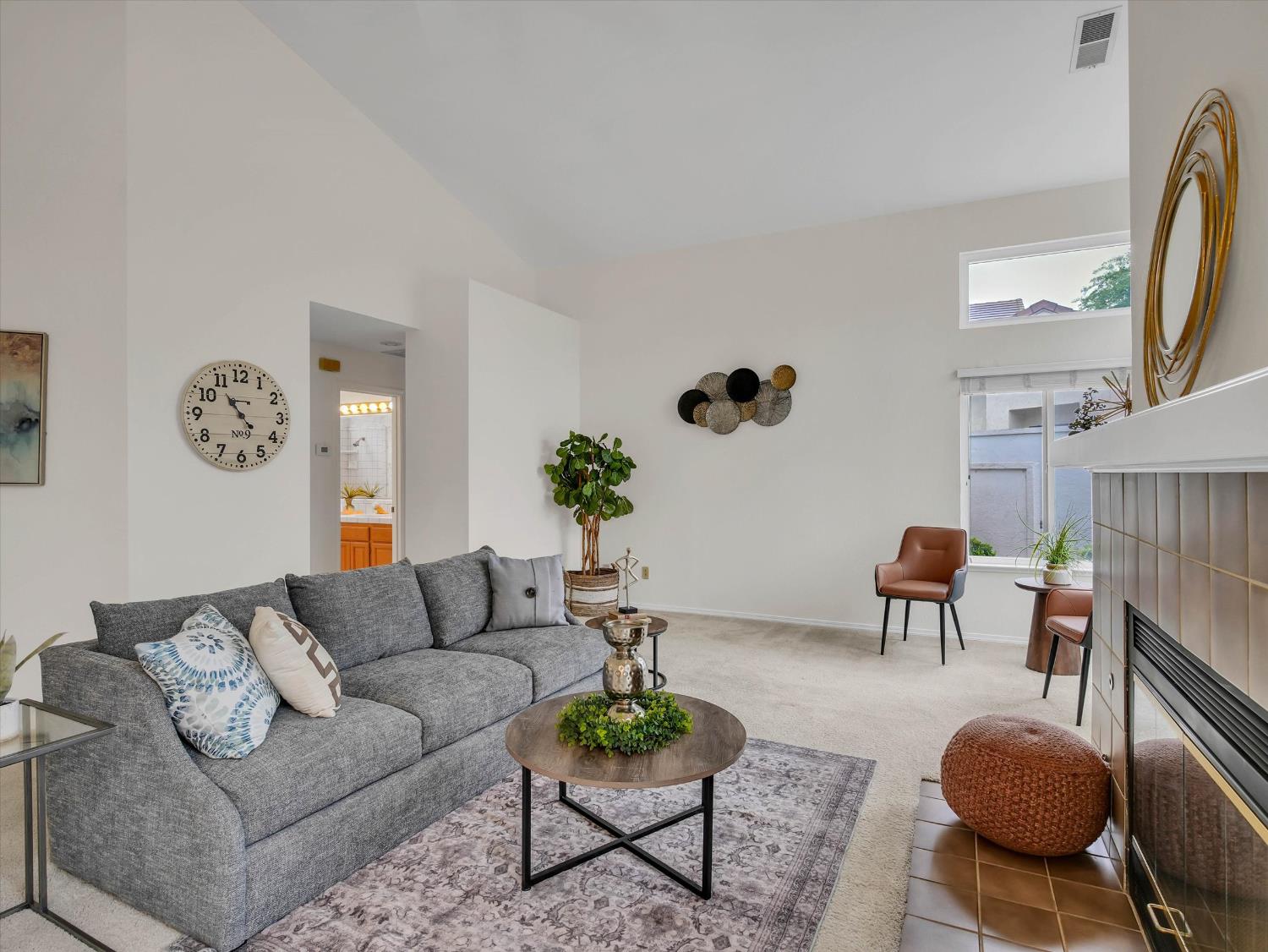 1104 Copper Cottage Ln, Modesto, CA 95355