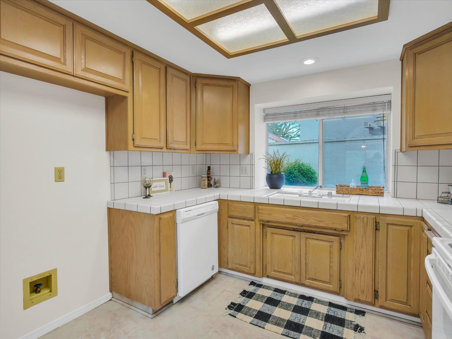 1104 Copper Cottage Ln, Modesto, CA 95355