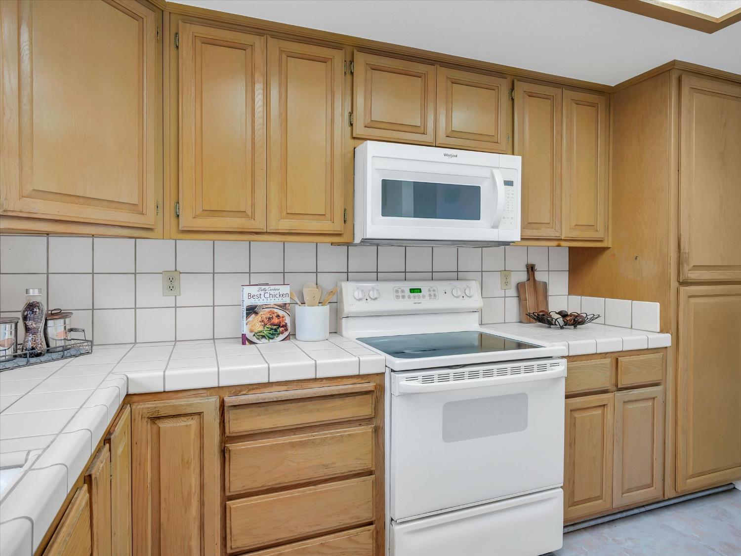 1104 Copper Cottage Ln, Modesto, CA 95355