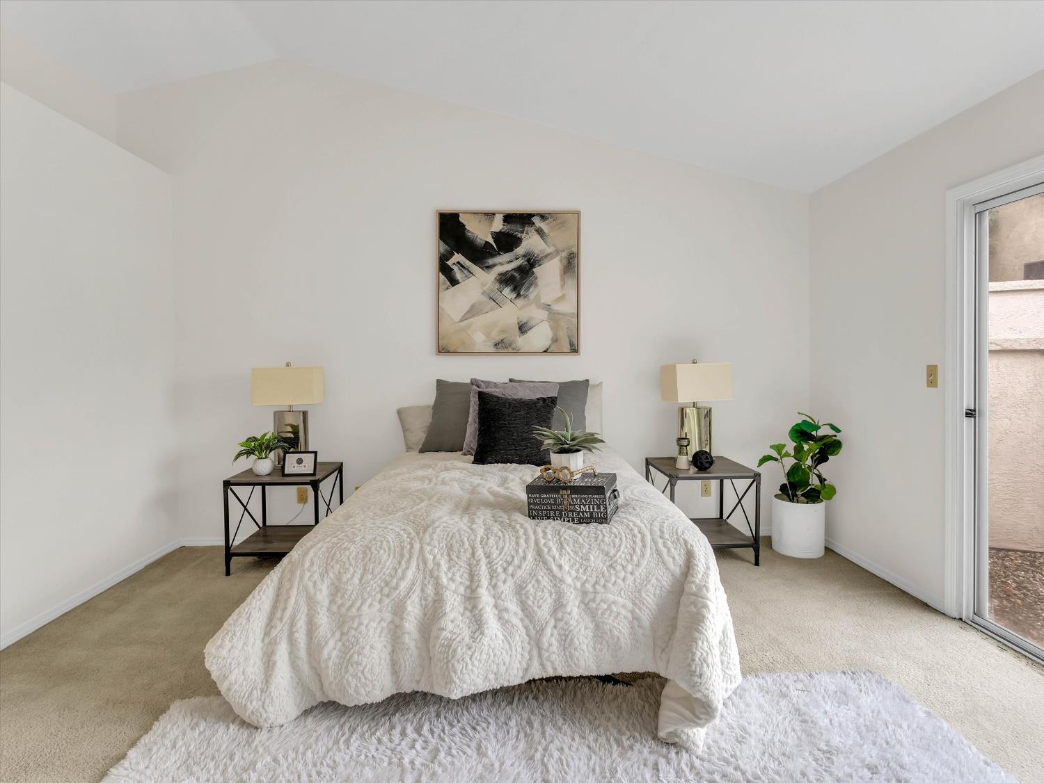 1104 Copper Cottage Ln, Modesto, CA 95355