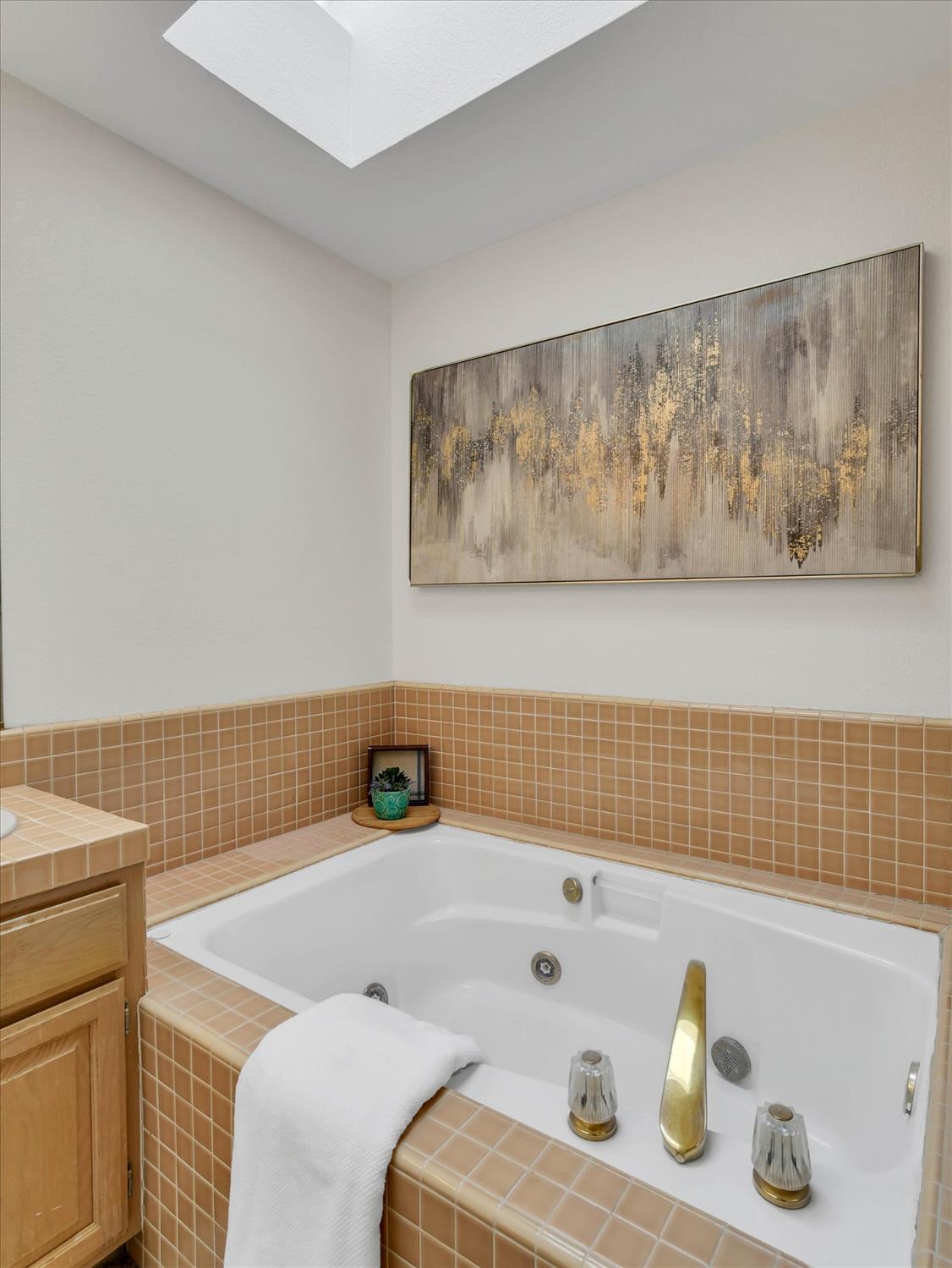 1104 Copper Cottage Ln, Modesto, CA 95355